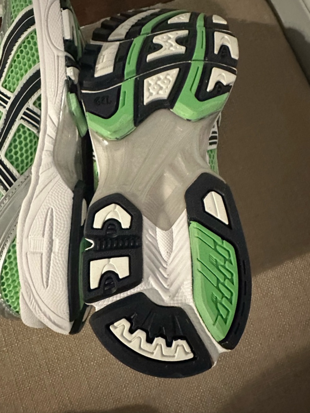 Asics Gel-Kayano 14 Womens Running Shoes Silver Bright Lime 1202A056 size 8 - Picture 7 of 9